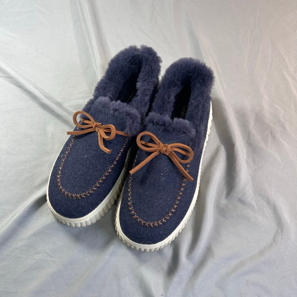 Skechers cozy Ojai women's moccasin slippers in navy faux wool and faux fur